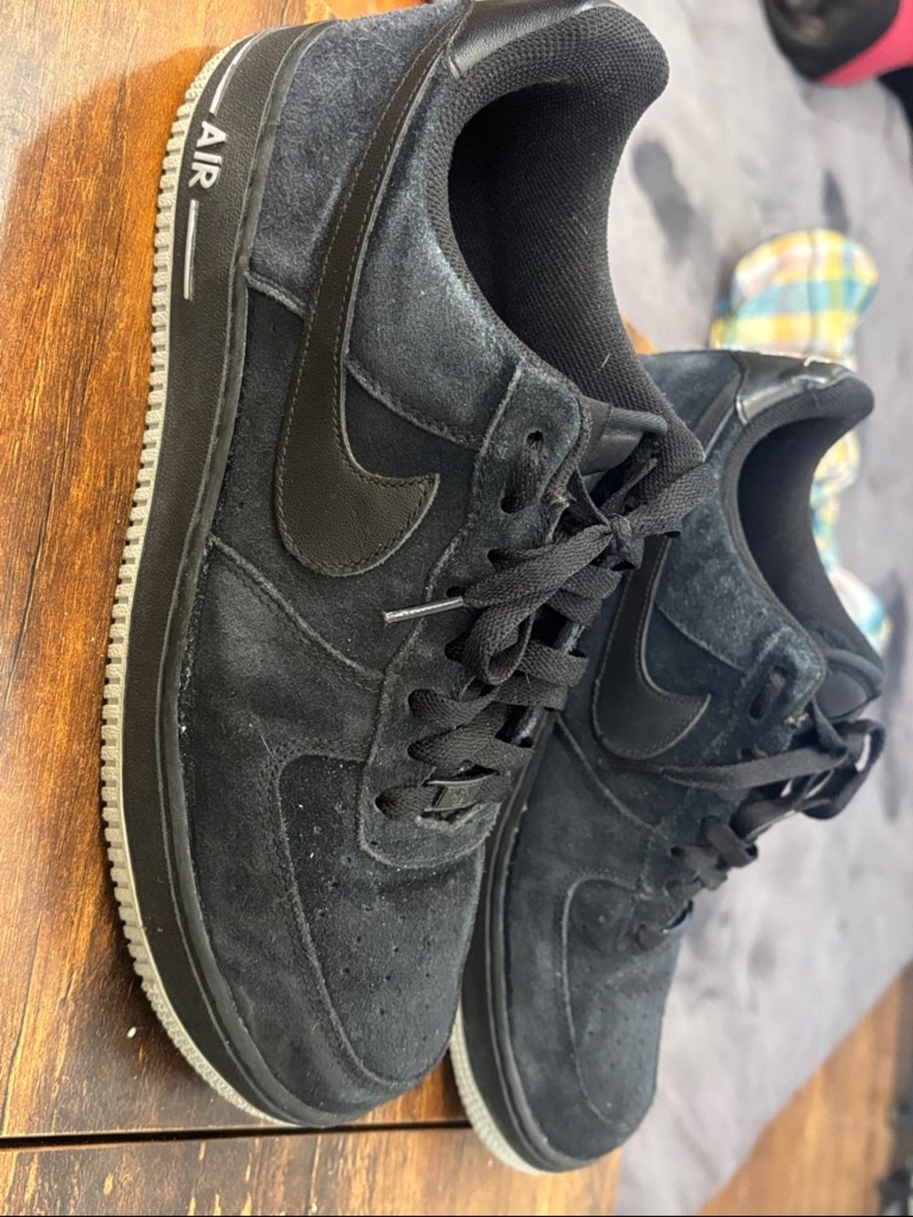 Nike Men's Black Suede Air Low-Top Sneakers